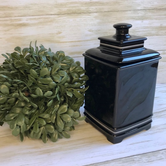 Vintage Style Black Ceramic Trinket Box with Lid - Picture 2 of 7